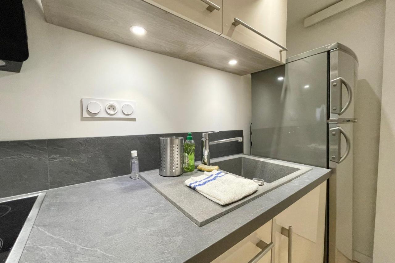 #Cf In White&Gray Center Apartment เกรอน็อบล์ ภายนอก รูปภาพ