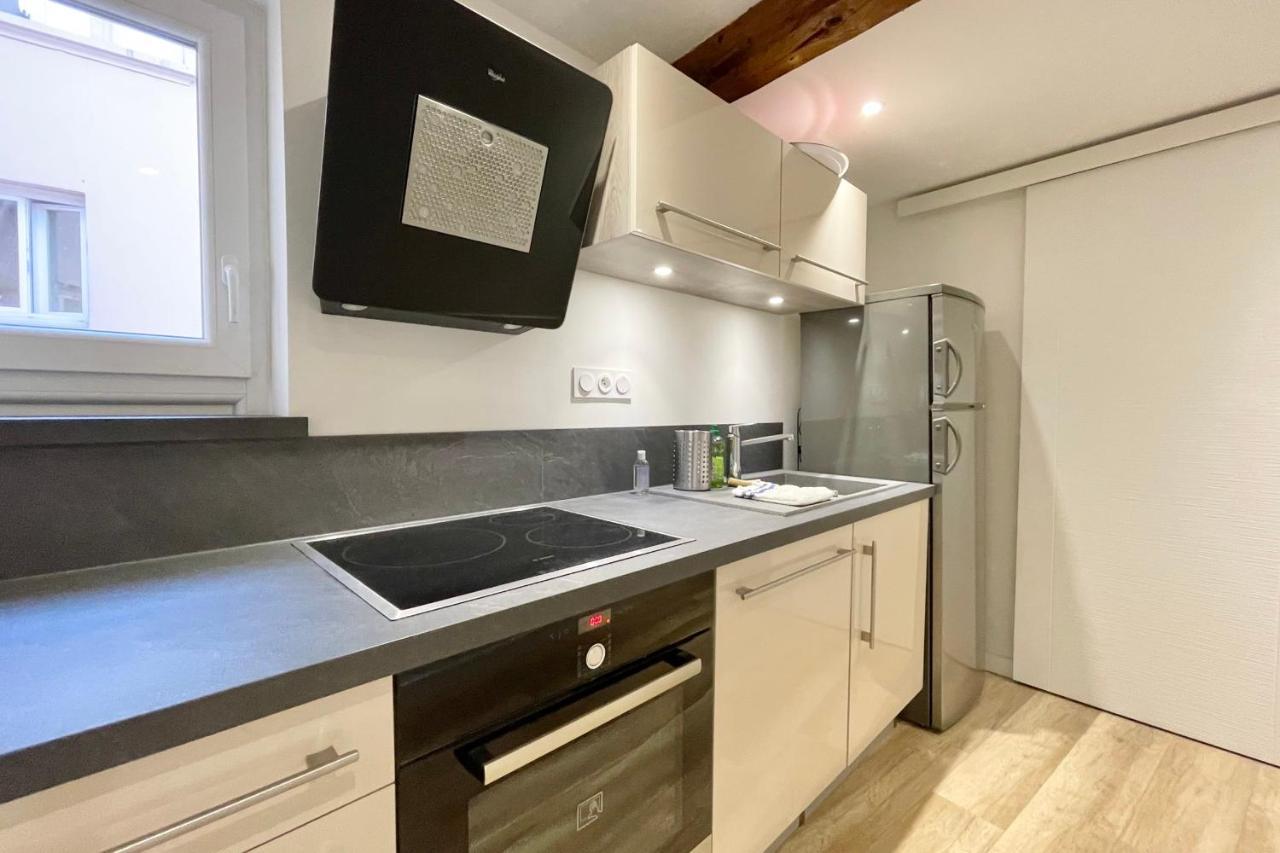 #Cf In White&Gray Center Apartment เกรอน็อบล์ ภายนอก รูปภาพ