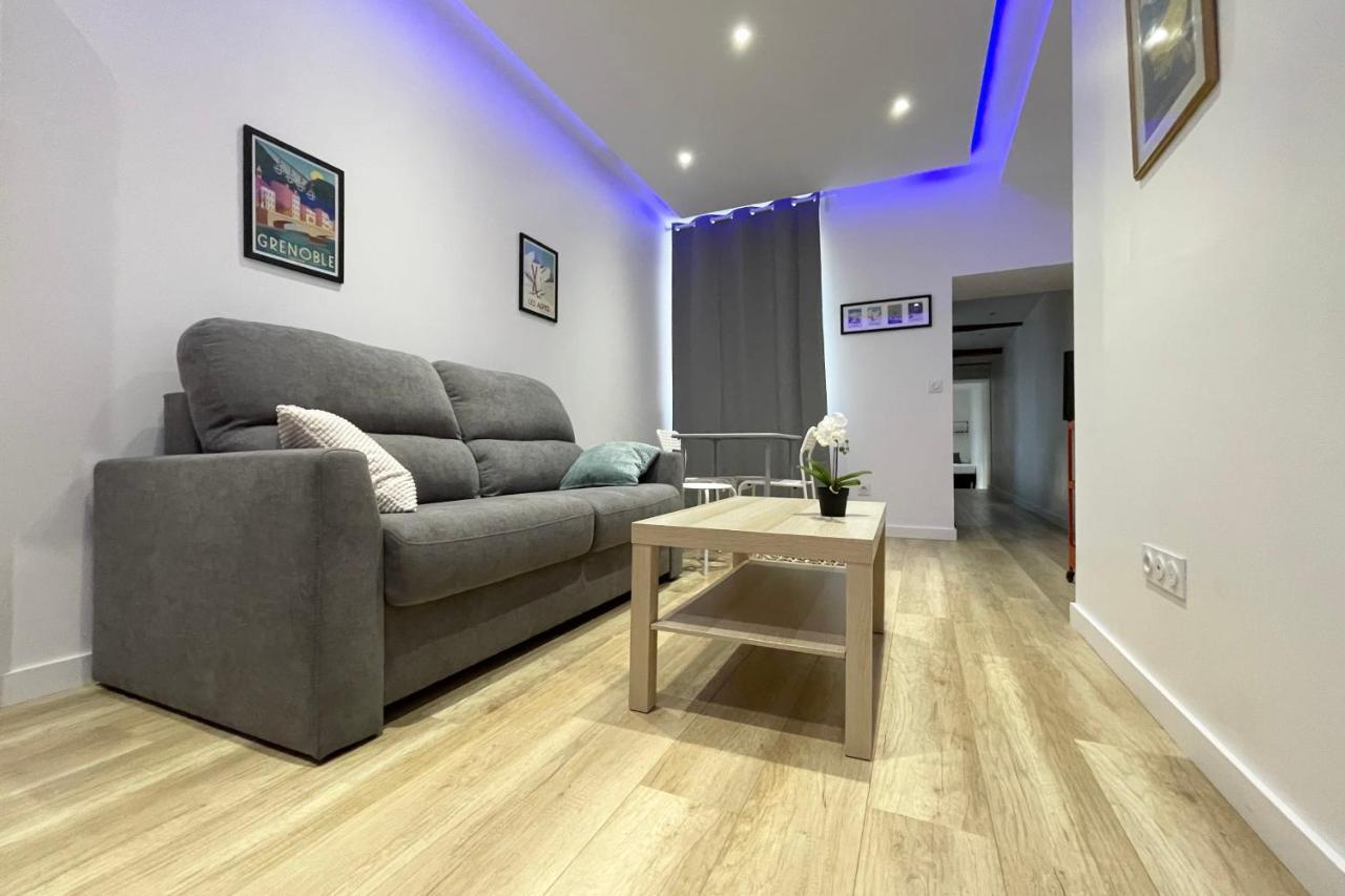 #Cf In White&Gray Center Apartment เกรอน็อบล์ ภายนอก รูปภาพ