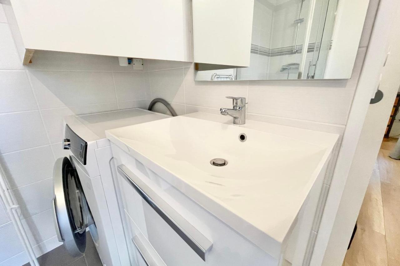 #Cf In White&Gray Center Apartment เกรอน็อบล์ ภายนอก รูปภาพ