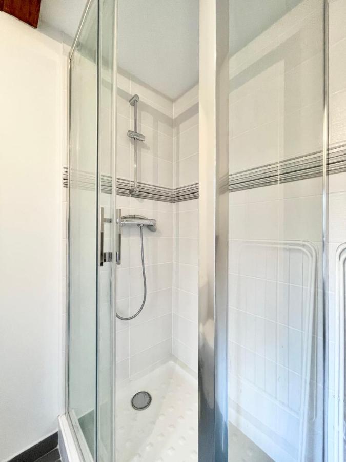 #Cf In White&Gray Center Apartment เกรอน็อบล์ ภายนอก รูปภาพ